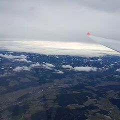 Flugwegposition um 10:40:45: Aufgenommen in der Nähe von Gemeinde Ternitz, Österreich in 3540 Meter
